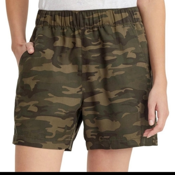 Sanctuary Social Standard Boardwalk Short Green Mother Nature Camo High Rise - Picture 1 of 6